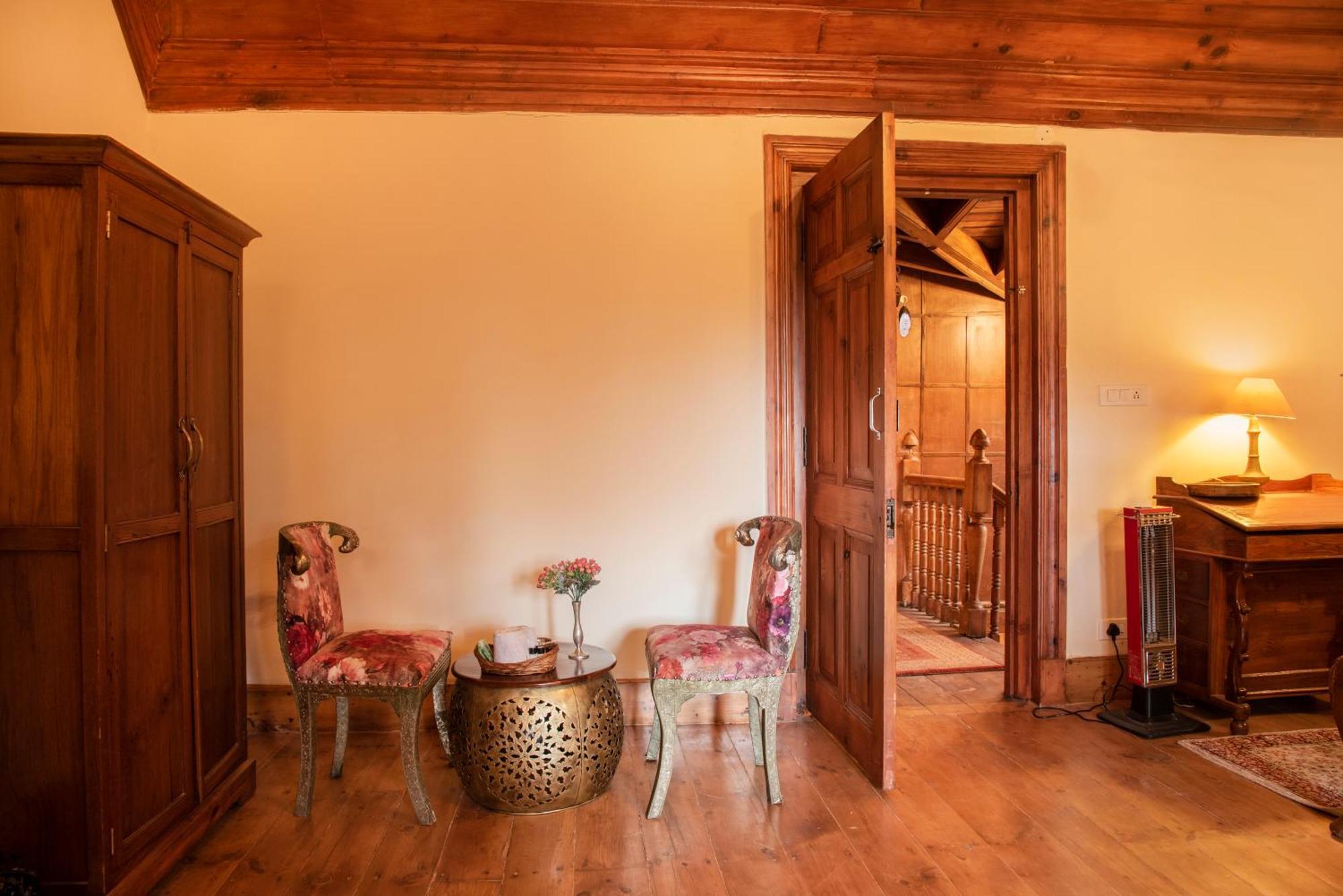 Heritage Villas - Shimla British Resort, Near Mall ภายนอก รูปภาพ