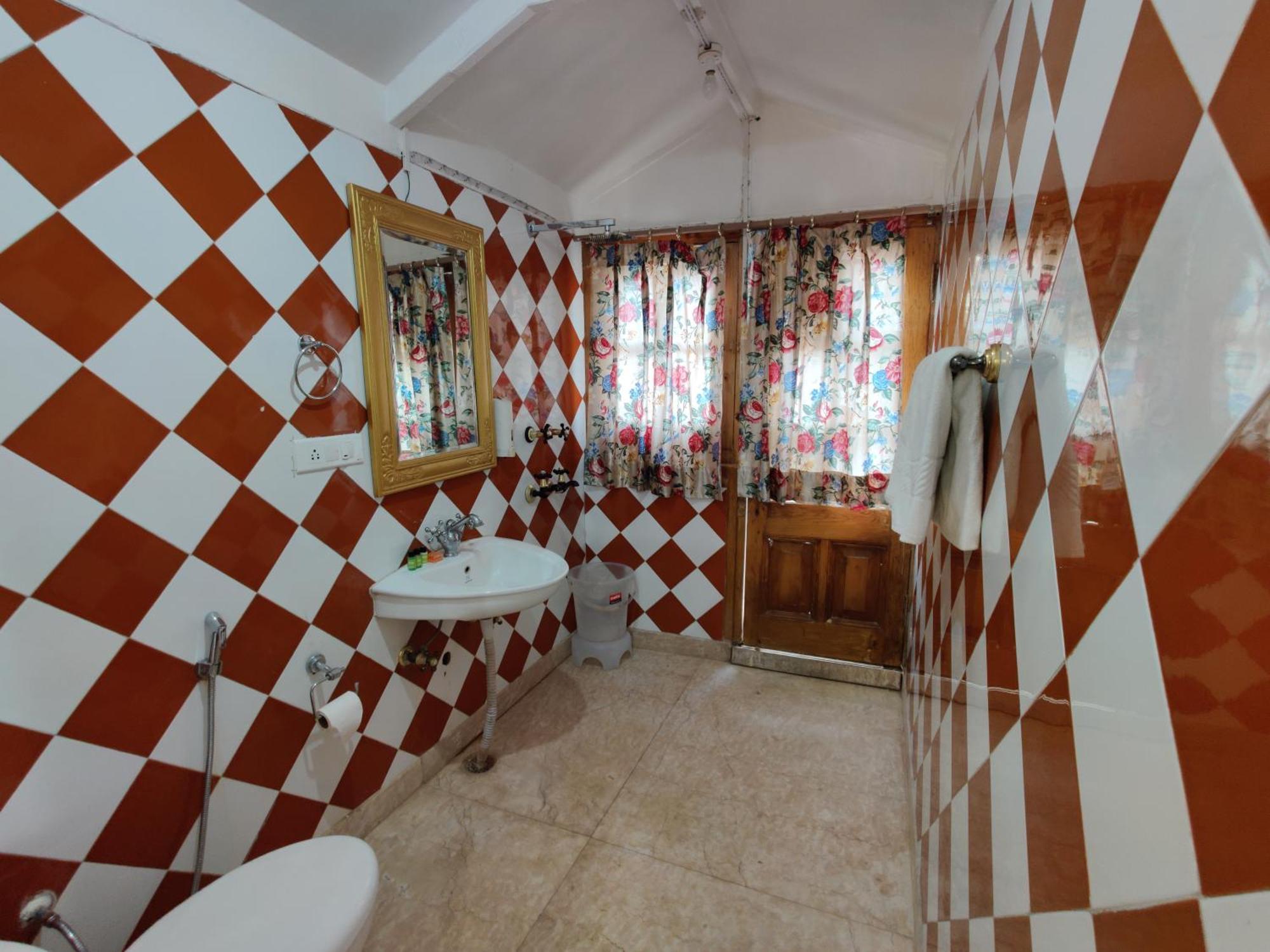 Heritage Villas - Shimla British Resort, Near Mall ภายนอก รูปภาพ